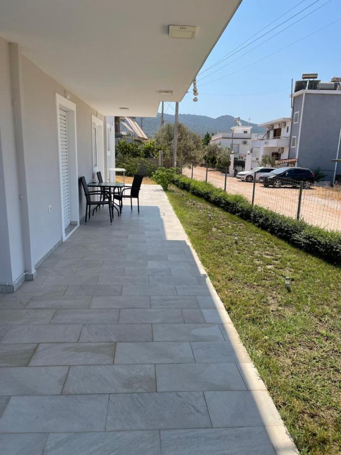 Angelina Villa *